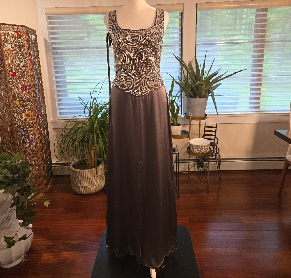 Vintage A.J Bari 100% Silk Sequins Sleeveless Formal Maxi Gown Party Size 4